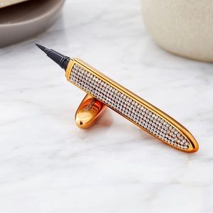 2-in-1 liner/glue pen.